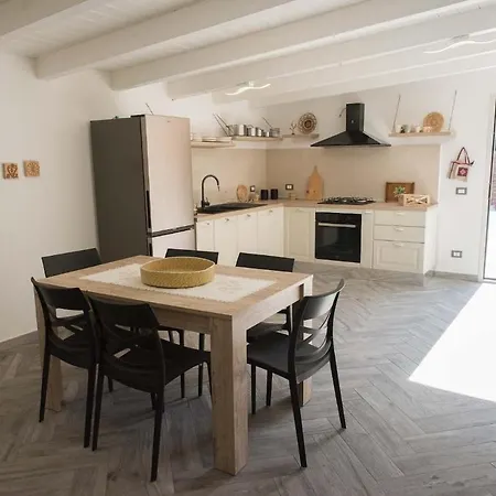 La Casa Di Maria Сasa de vacaciones Orosei